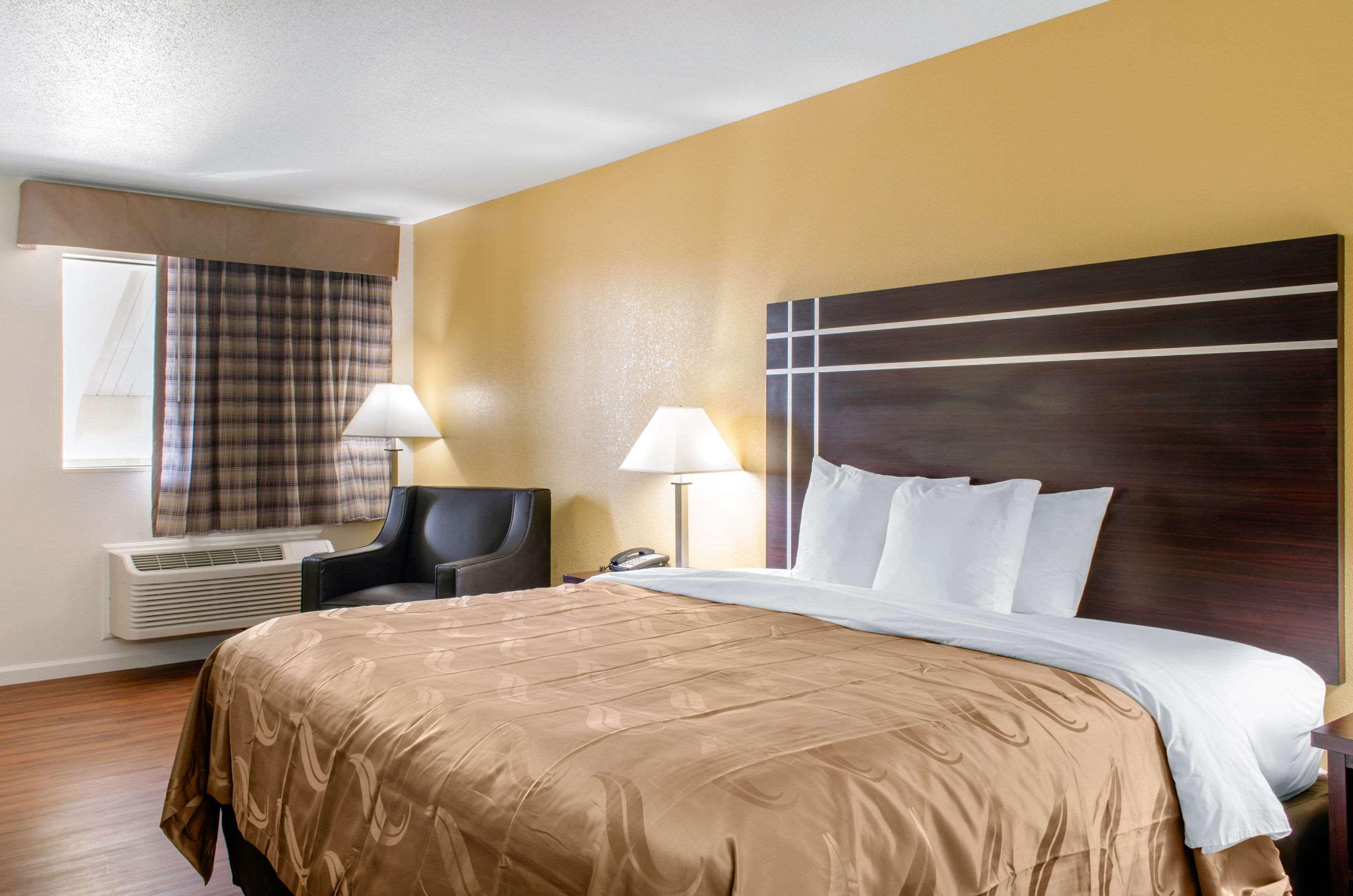 Quality Inn Маккомб Екстер'єр фото