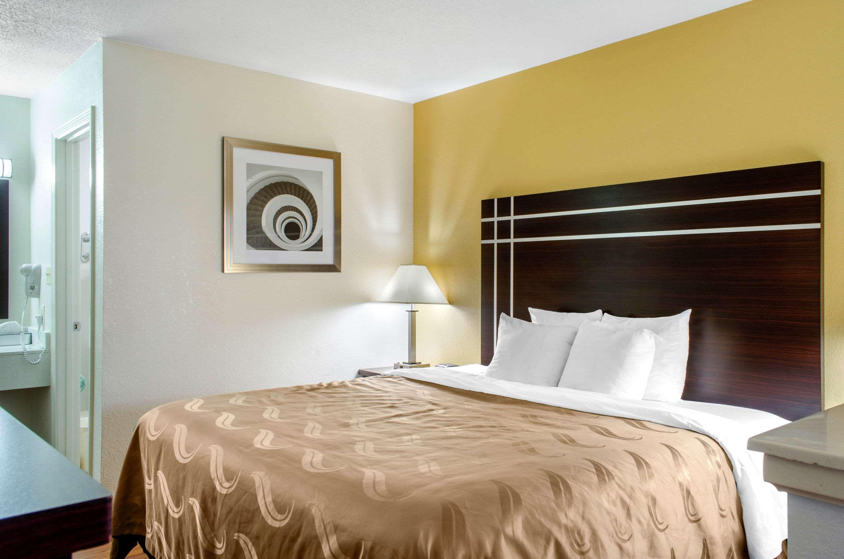 Quality Inn Маккомб Екстер'єр фото