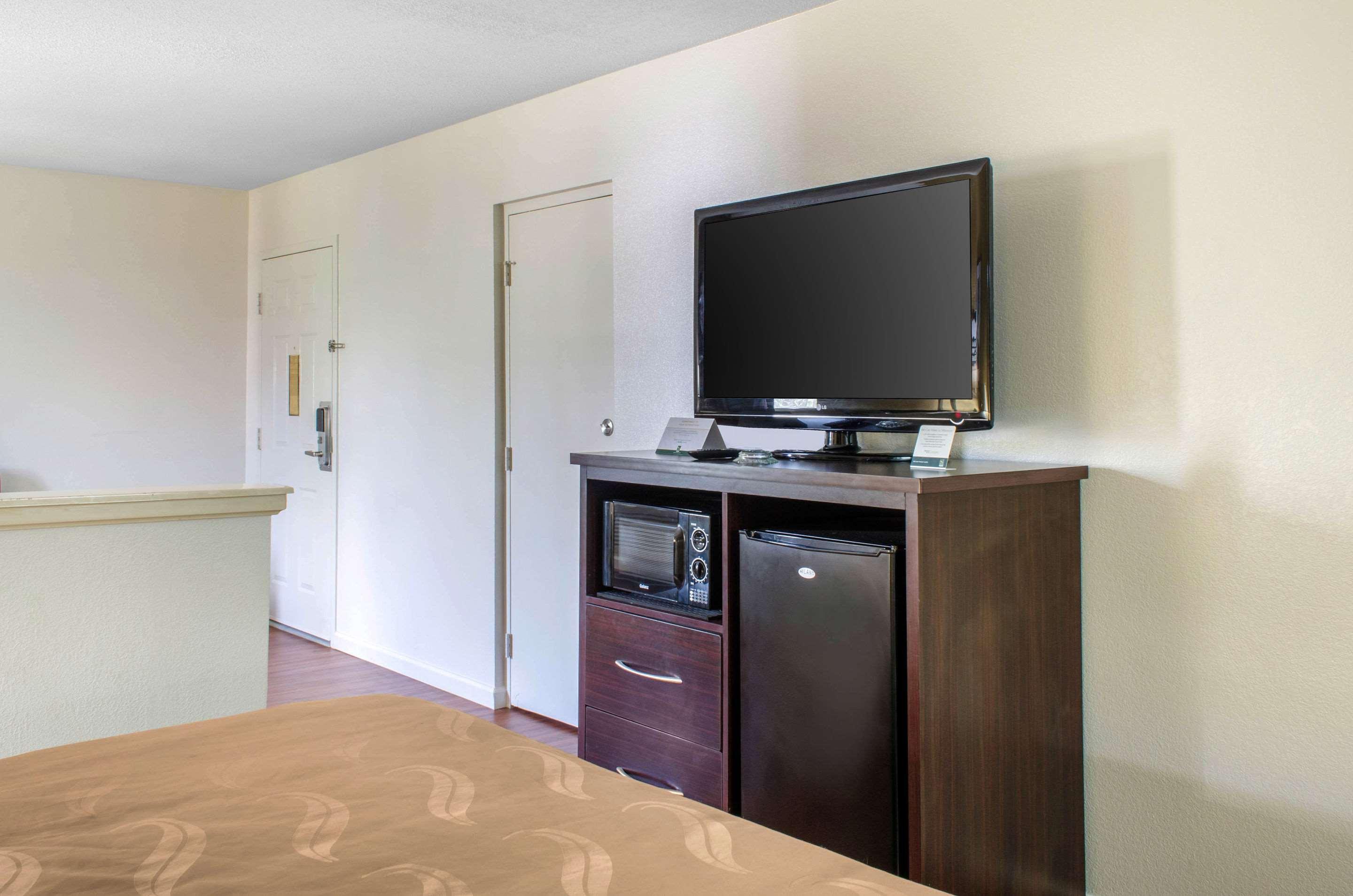 Quality Inn Маккомб Екстер'єр фото