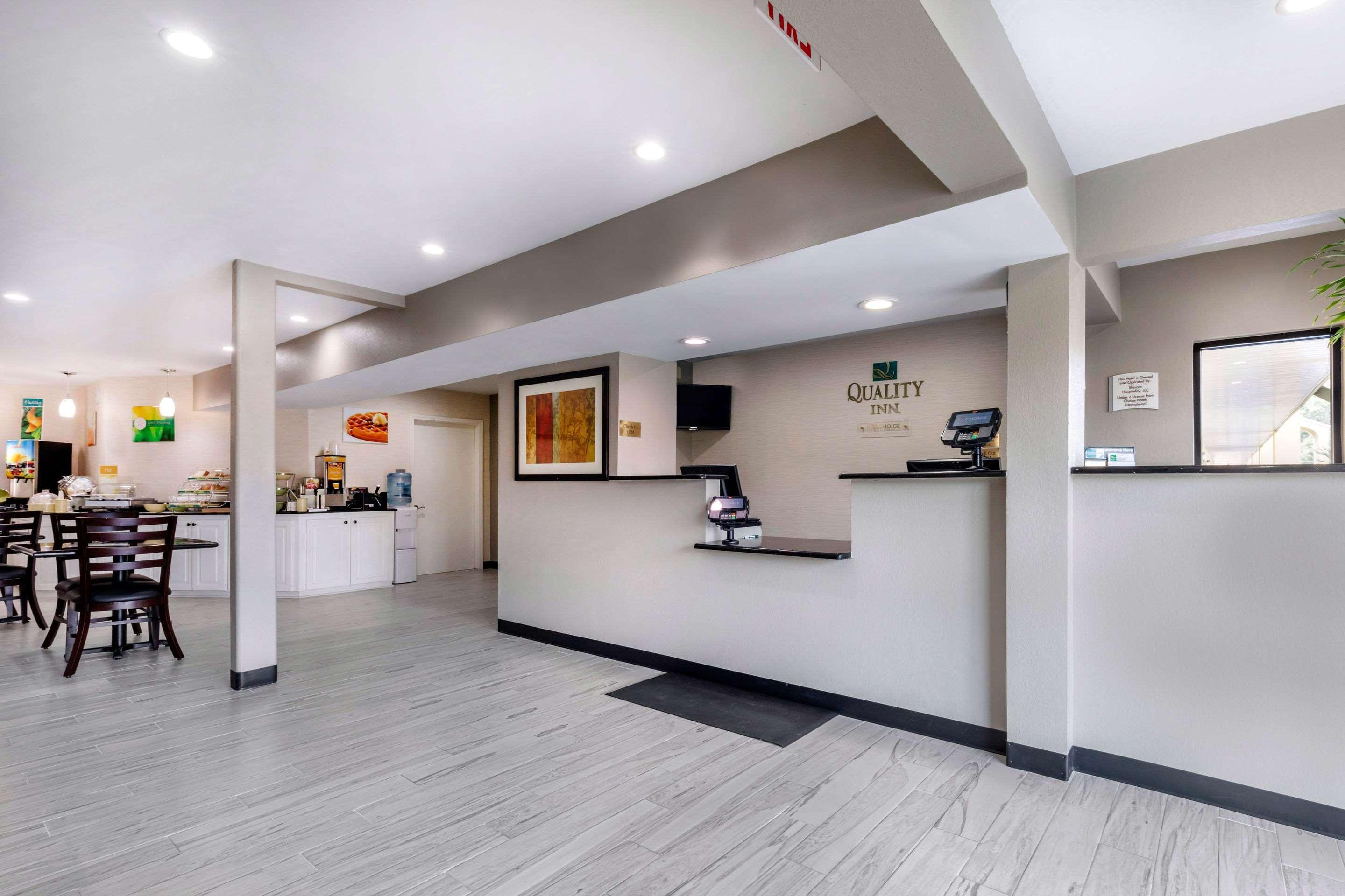 Quality Inn Маккомб Екстер'єр фото