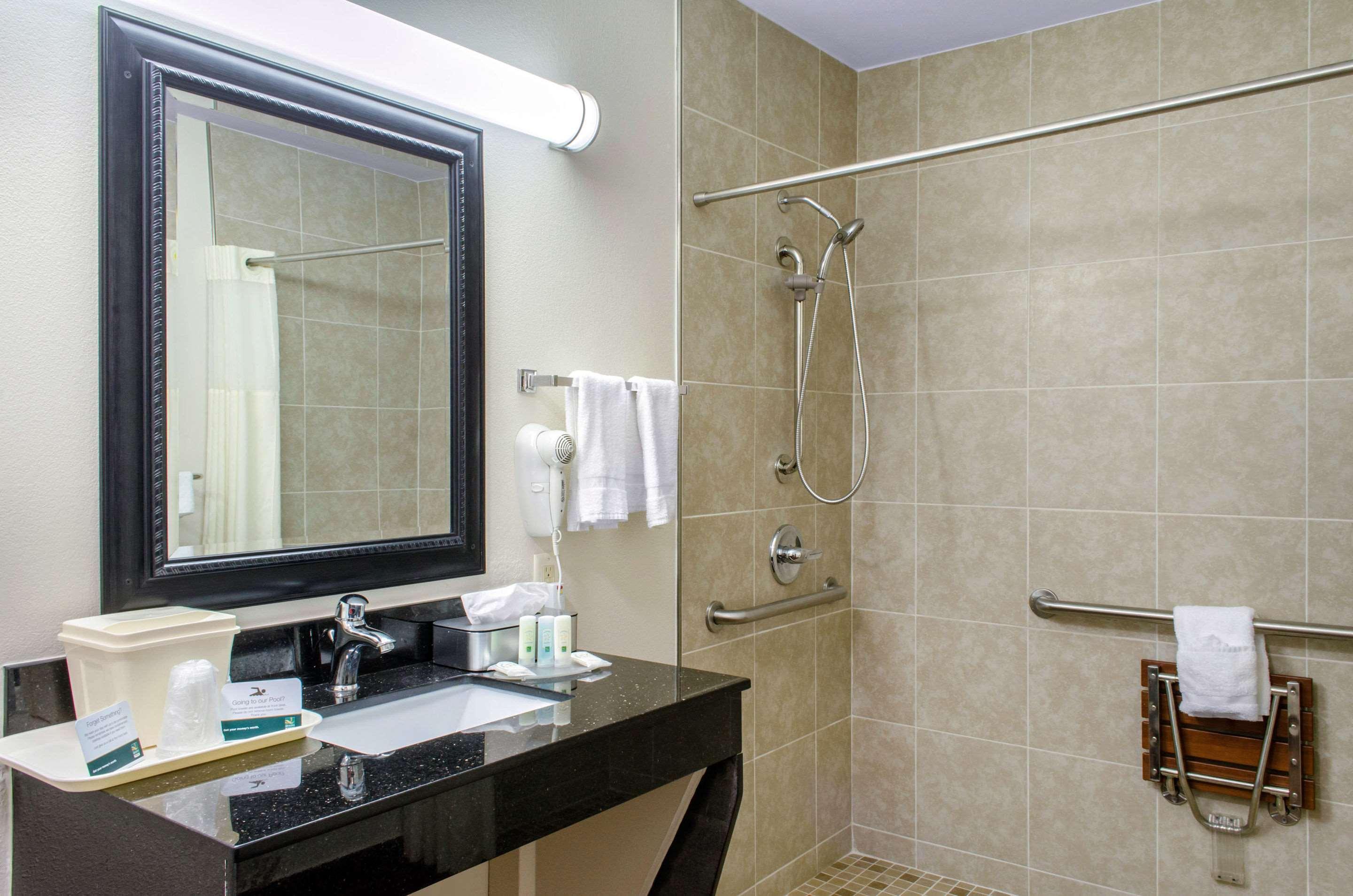 Quality Inn Маккомб Екстер'єр фото