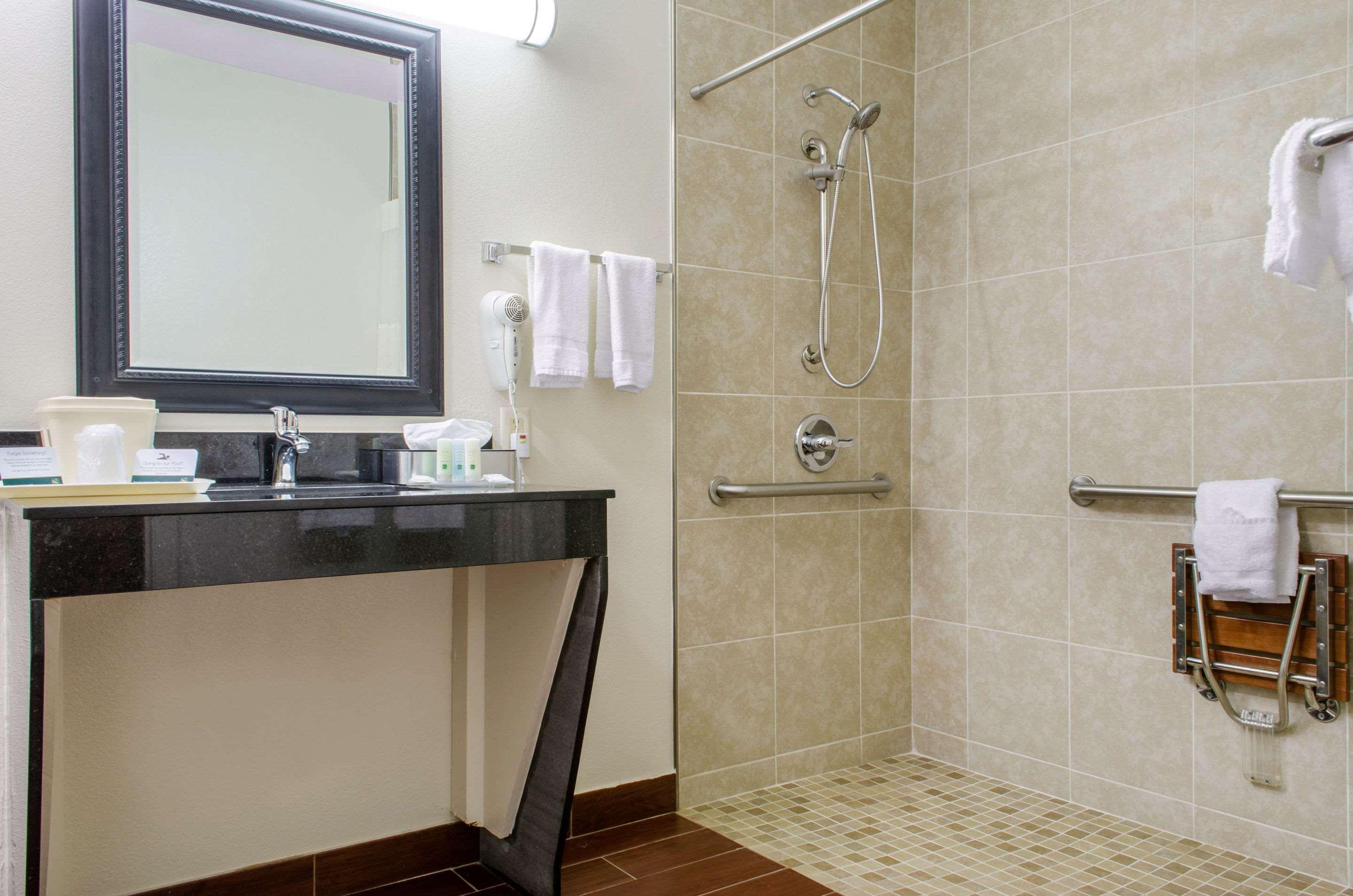 Quality Inn Маккомб Екстер'єр фото