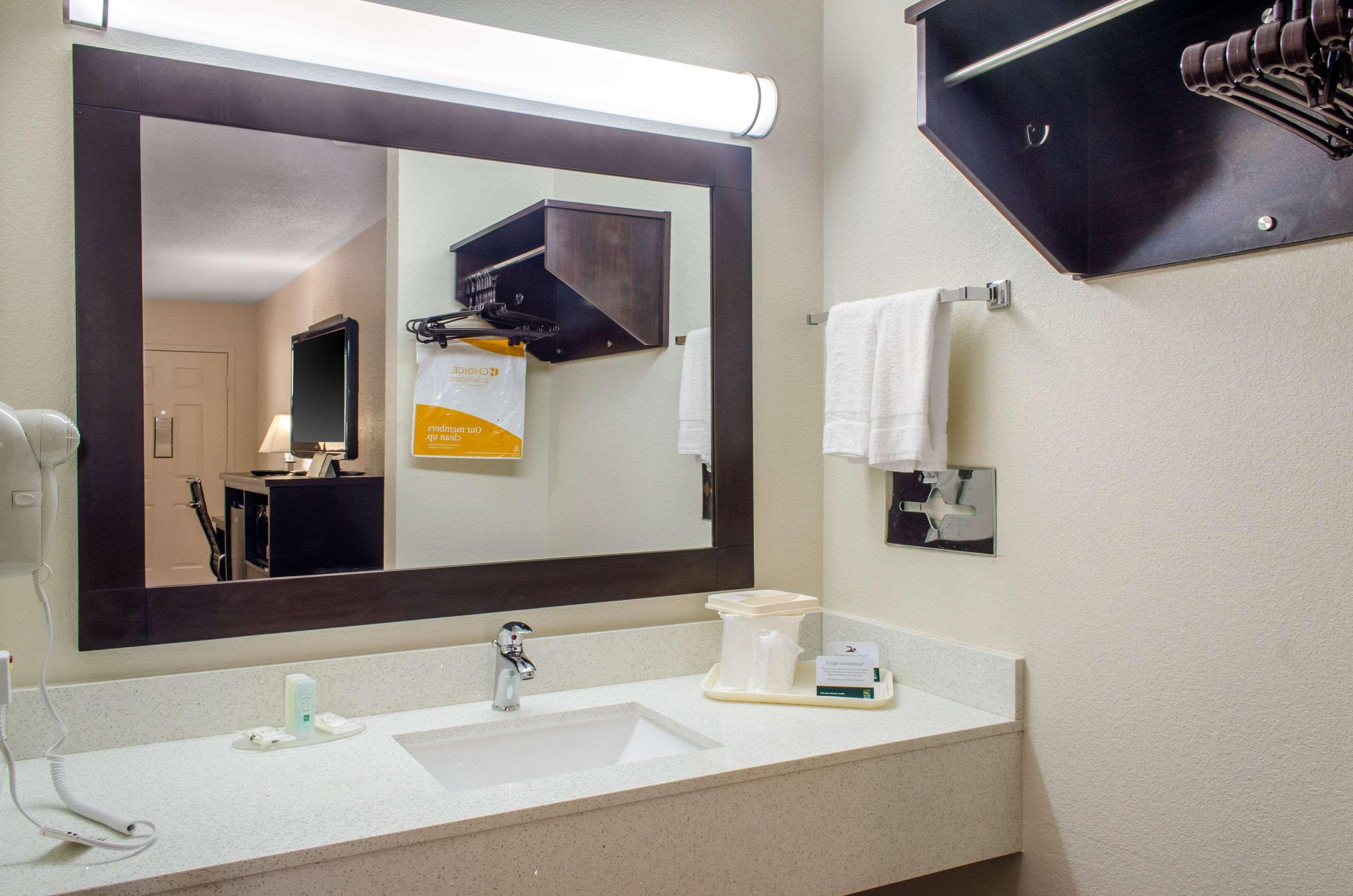 Quality Inn Маккомб Екстер'єр фото
