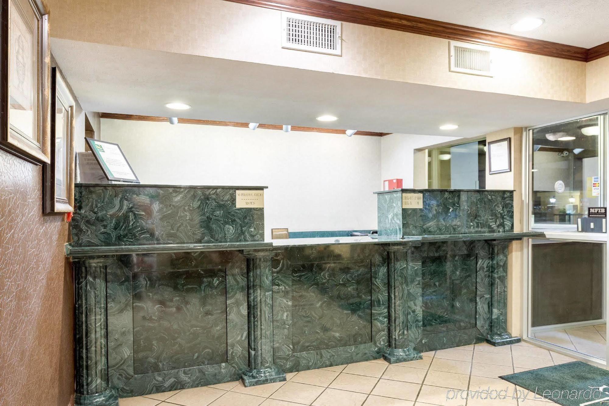 Quality Inn Маккомб Екстер'єр фото