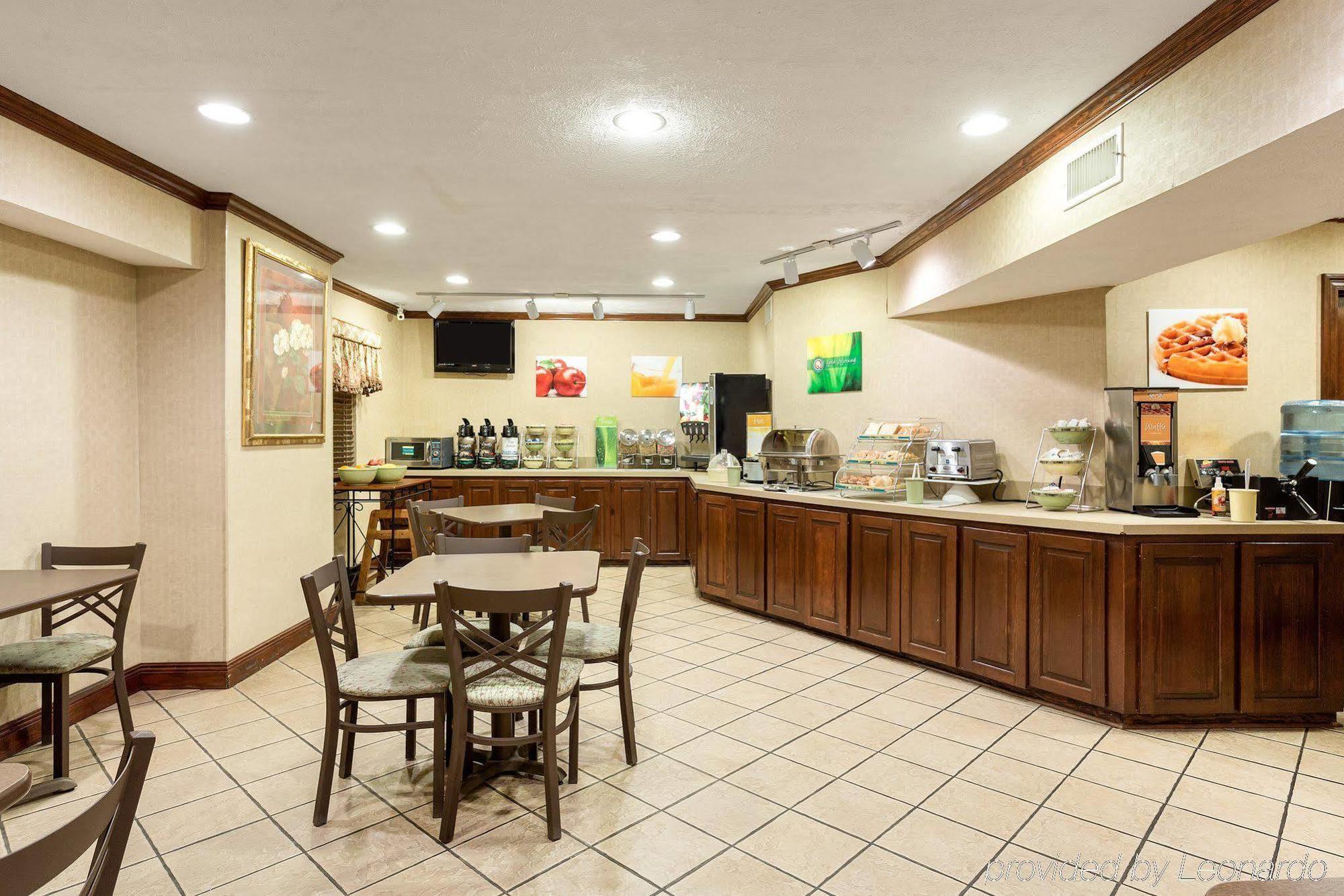 Quality Inn Маккомб Екстер'єр фото
