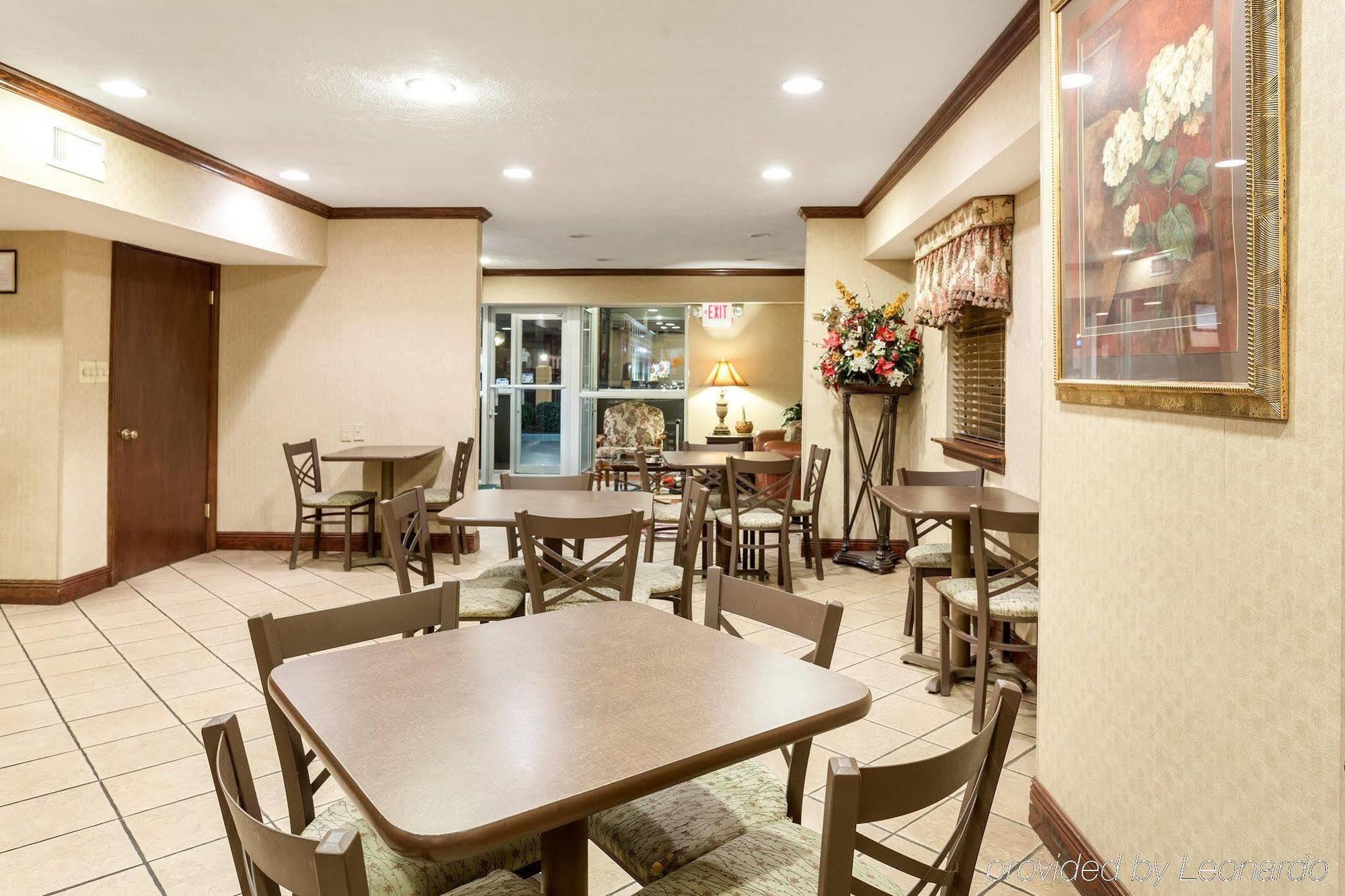 Quality Inn Маккомб Екстер'єр фото