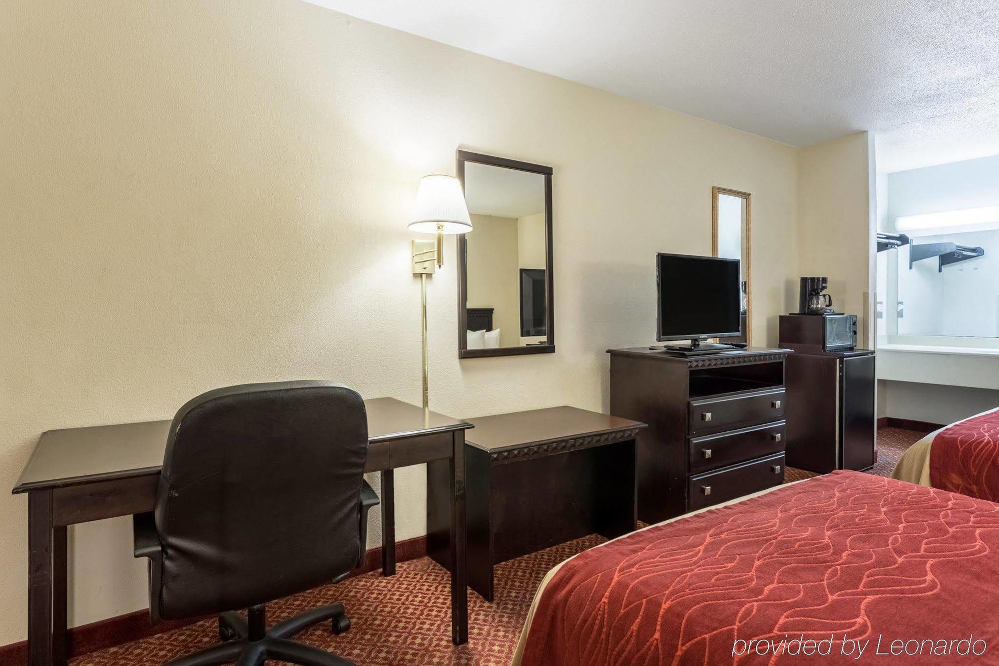 Quality Inn Маккомб Екстер'єр фото